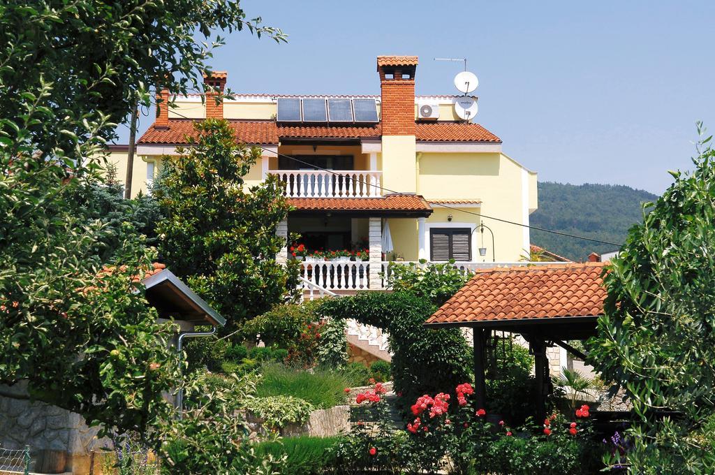 Apartments Petricic With Swimming Pool Ičići Exteriér fotografie