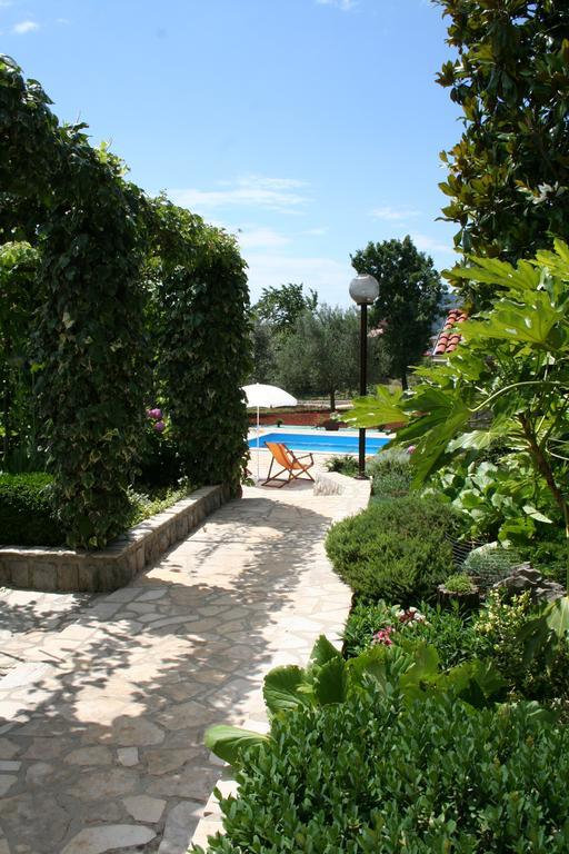 Apartments Petricic With Swimming Pool Ičići Exteriér fotografie