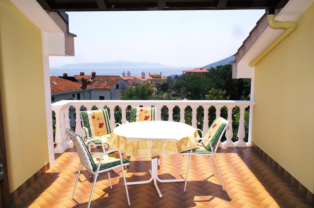 Apartments Petricic With Swimming Pool Ičići Exteriér fotografie